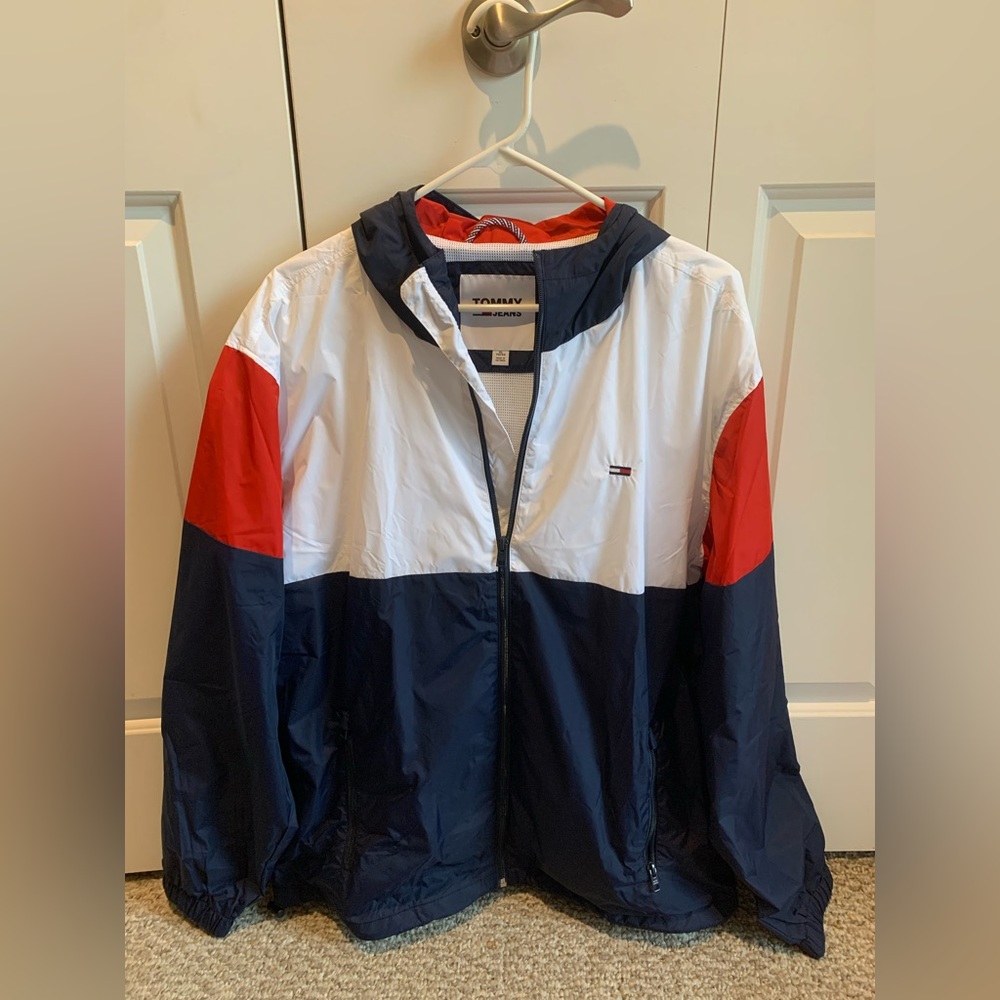 NWOT Men’s Tommy Hilfiger Rain Jacket